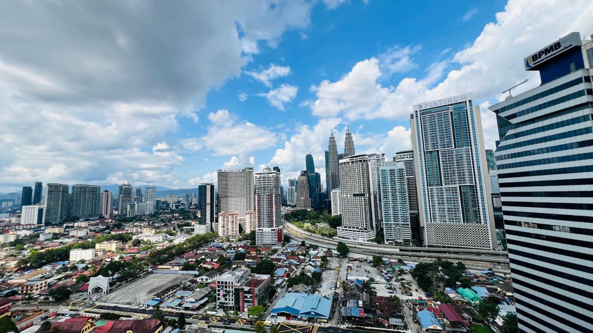 The Luxe Colony Skypool By Tasu Home Kuala Lumpur Bagian luar foto